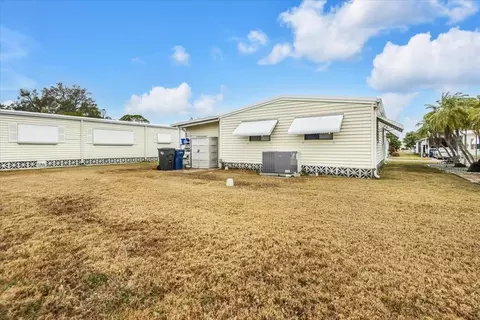 Exterior - 808 53rd Ave E #209, Bradenton, FL 34203 photo 14 of 16