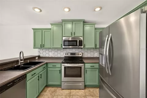 Kitchen - 11723 Tempest Harbor Loop, Venice, FL 34292 photo 2 of 3