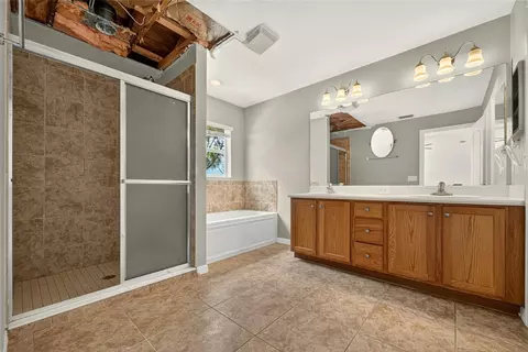 Bath - 11723 Tempest Harbor Loop, Venice, FL 34292 photo 2 of 2