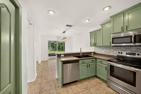 Kitchen - 11723 Tempest Harbor Loop, Venice, FL 34292 photo 3 of 3
