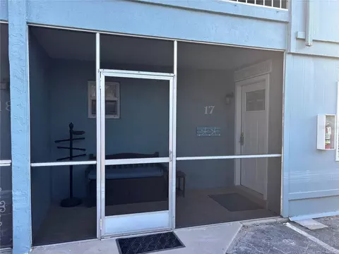 170 Roosevelt Dr #17, Sarasota, FL 34236