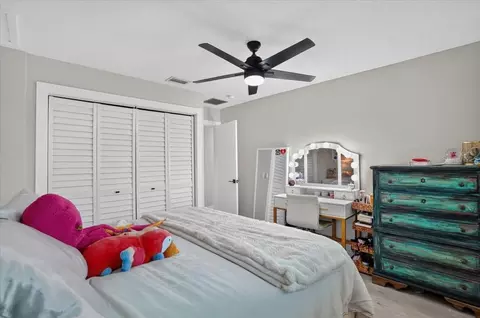 Bedroom - 7204 13th Ave W, Bradenton, FL 34209 photo 7 of 11