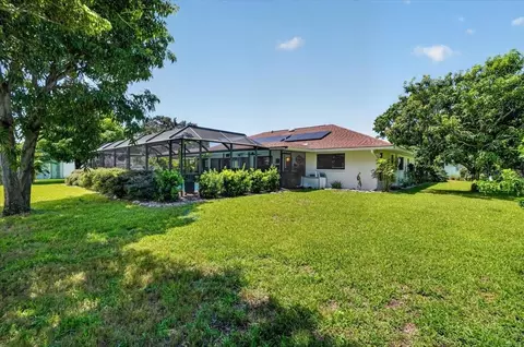 Exterior - 7204 13th Ave W, Bradenton, FL 34209 photo 12 of 14