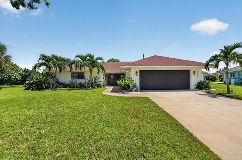 Exterior - 7204 13th Ave W, Bradenton, FL 34209 photo 2 of 14