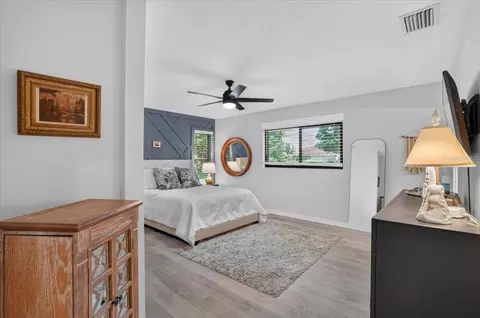 Bedroom - 7204 13th Ave W, Bradenton, FL 34209 photo 8 of 11