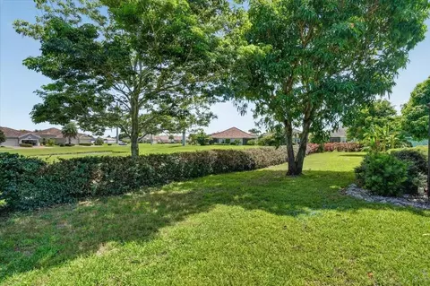Exterior - 7204 13th Ave W, Bradenton, FL 34209 photo 11 of 14
