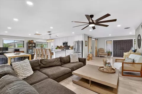 Living - 7204 13th Ave W, Bradenton, FL 34209 photo 1 of 3