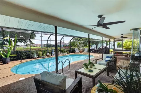 Exterior - 7204 13th Ave W, Bradenton, FL 34209 photo 5 of 14
