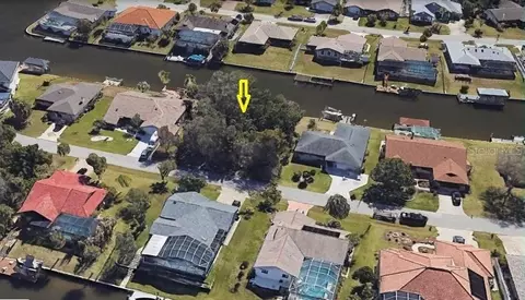 10 Florence Ct, Palm Coast, FL 32137
