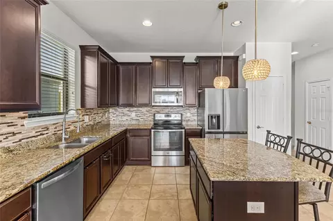 Kitchen - 5409 105th Ter E, Parrish, FL 34219 photo 4 of 4