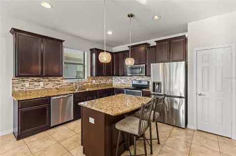 Kitchen - 5409 105th Ter E, Parrish, FL 34219 photo 3 of 4