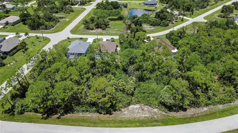 124 Coca Ln, Rotonda West, FL 33947