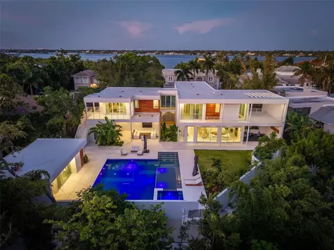 1355 Roberts Bay Ln, Sarasota, FL 34242