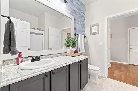 Bath - 10723 56th St E, Parrish, FL 34219 photo 4 of 5