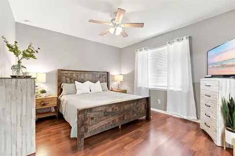 Bedroom - 10723 56th St E, Parrish, FL 34219 photo 1 of 7