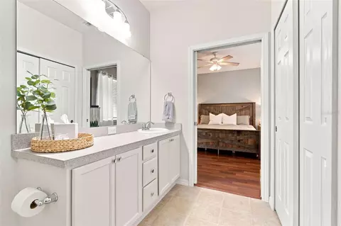 Bath - 10723 56th St E, Parrish, FL 34219 photo 2 of 5
