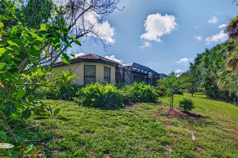 Exterior - 1995 Batello Dr, Venice, FL 34292 photo 5 of 8
