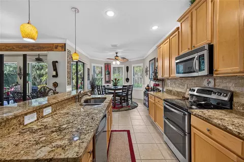 Kitchen - 1995 Batello Dr, Venice, FL 34292 photo 5 of 6
