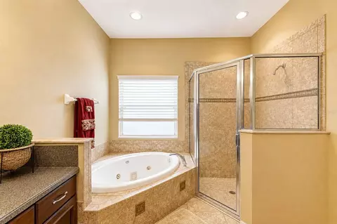 Bath - 7812 115th Ave E, Parrish, FL 34219 photo 2 of 5