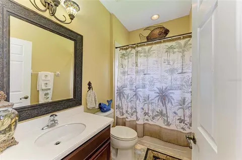 Bath - 7812 115th Ave E, Parrish, FL 34219 photo 3 of 5