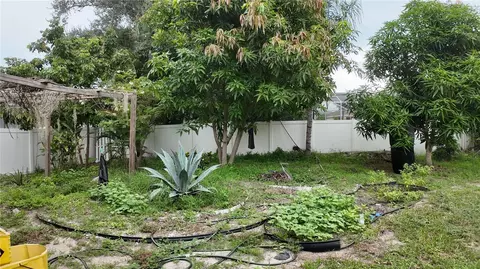 Exterior - 207 39th St E, Bradenton, FL 34208 photo 1 of 2