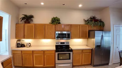 Kitchen - 207 39th St E, Bradenton, FL 34208 photo 4 of 4