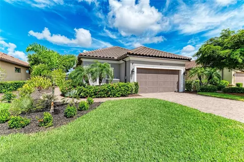 8737 Bellussi Dr, Sarasota, FL 34238