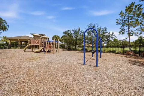 Exterior - 5636 Silverbridge Trl, Bradenton, FL 34211 photo 16 of 18