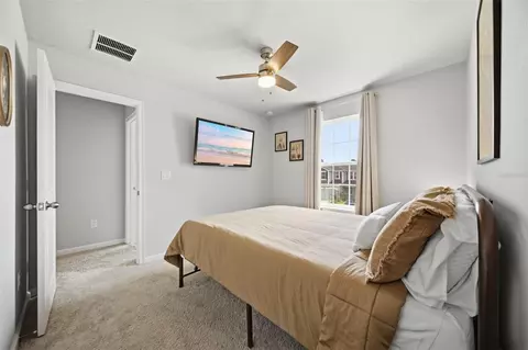 Bedroom - 5636 Silverbridge Trl, Bradenton, FL 34211 photo 4 of 6
