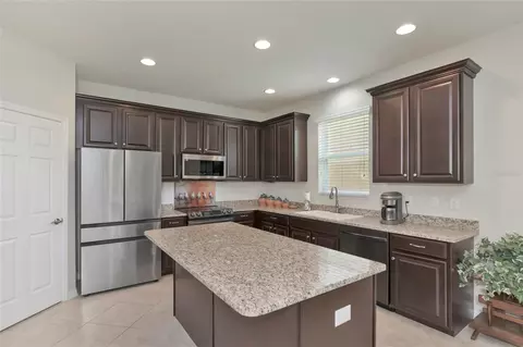 Kitchen - 7711 110th Ave E, Parrish, FL 34219 photo 1 of 8