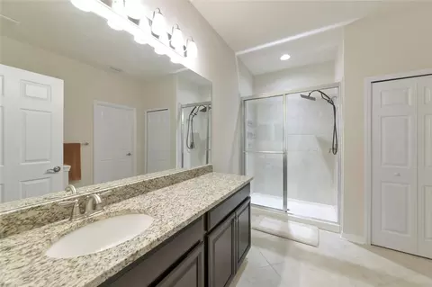 Bath - 7711 110th Ave E, Parrish, FL 34219 photo 2 of 4