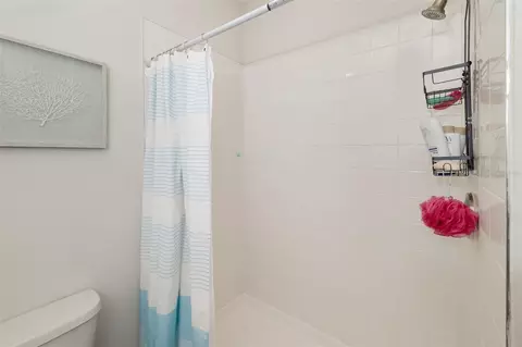 Bath - 523 158th St E, Bradenton, FL 34212 photo 2 of 6