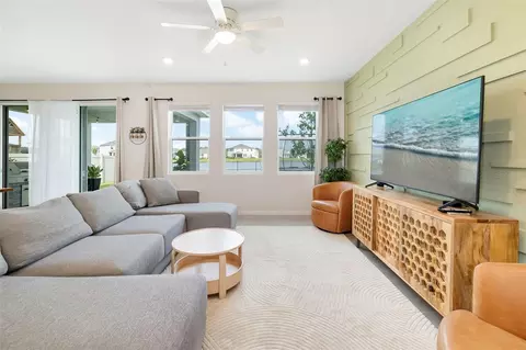 Living - 523 158th St E, Bradenton, FL 34212 photo 2 of 4