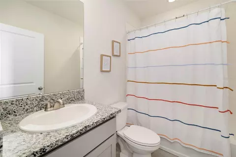 Bath - 523 158th St E, Bradenton, FL 34212 photo 6 of 6
