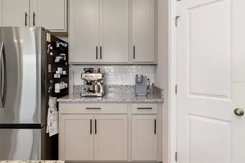 Kitchen - 523 158th St E, Bradenton, FL 34212 photo 5 of 6