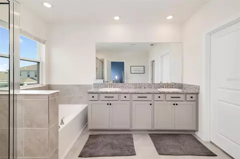 Bath - 523 158th St E, Bradenton, FL 34212 photo 4 of 6