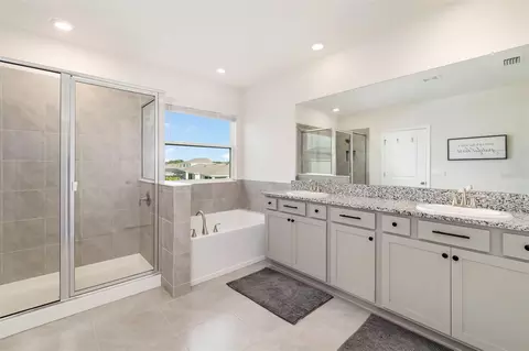 Bath - 523 158th St E, Bradenton, FL 34212 photo 5 of 6