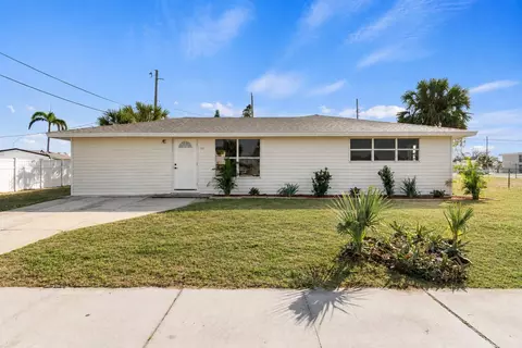 6211 Cornell Rd, Bradenton, FL 34207