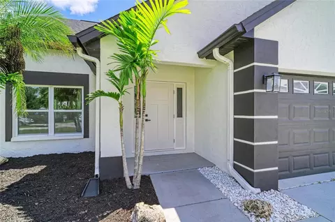 Exterior - 3220 37th Ter E, Bradenton, FL 34208 photo 2 of 11