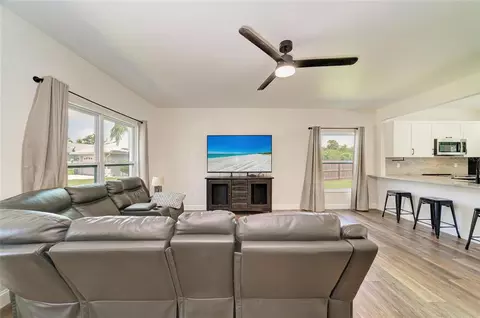 Living - 3220 37th Ter E, Bradenton, FL 34208 photo 3 of 4