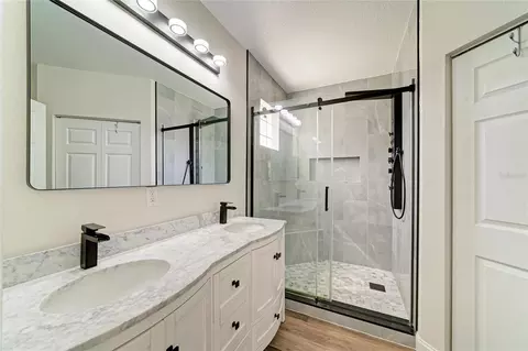Bath - 3220 37th Ter E, Bradenton, FL 34208 photo 2 of 4