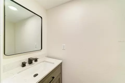 Bath - 3220 37th Ter E, Bradenton, FL 34208 photo 1 of 4