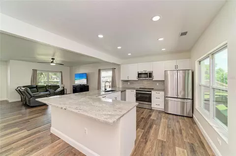 Kitchen - 3220 37th Ter E, Bradenton, FL 34208 photo 2 of 5