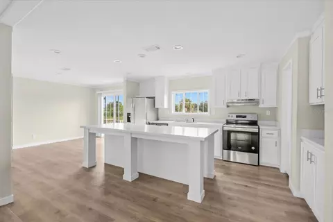 Kitchen - 16918 NW 264th St, Okeechobee, FL 34972 photo 3 of 4