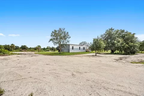 Exterior - 16918 NW 264th St, Okeechobee, FL 34972 photo 7 of 9