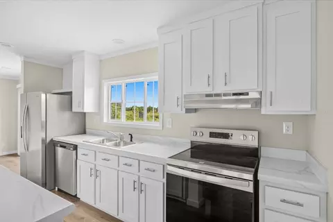 Kitchen - 16918 NW 264th St, Okeechobee, FL 34972 photo 2 of 4