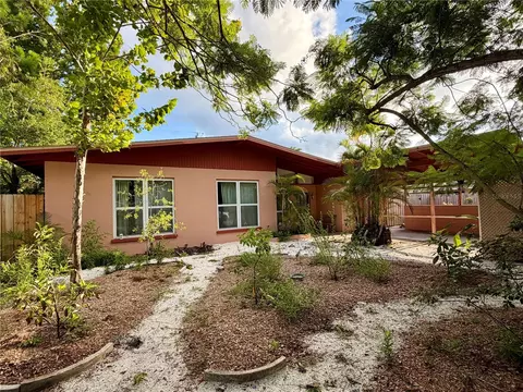 2843 Bay St, Sarasota, FL 34237