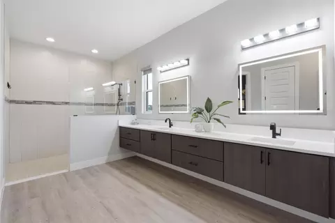 Bath - 3865 158th Avenue Cir E, Parrish, FL 34219 photo 1 of 9