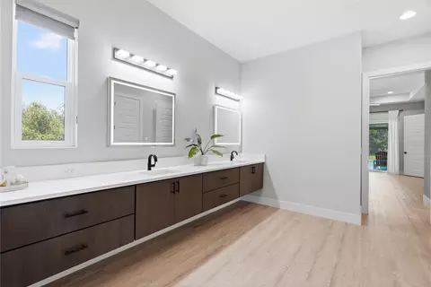 Bath - 3865 158th Avenue Cir E, Parrish, FL 34219 photo 3 of 9