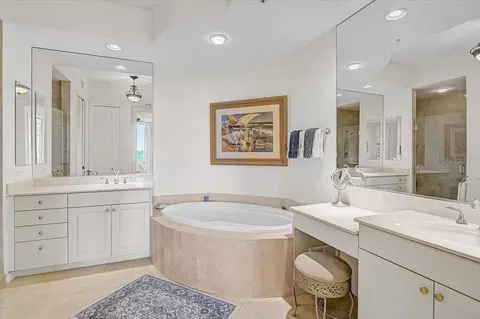 Bath - 409 N Point Rd #803, Osprey, FL 34229 photo 1 of 5